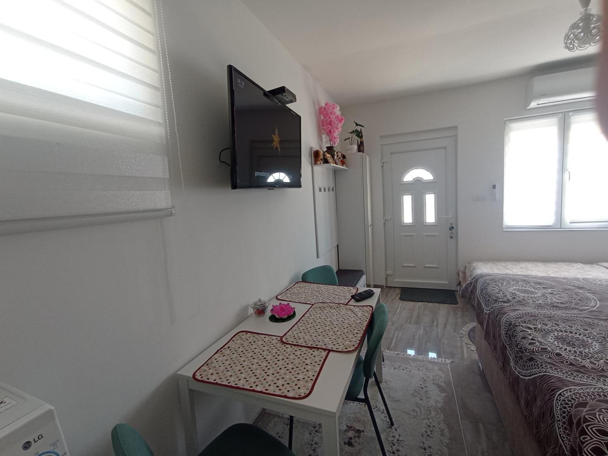 Studio Lotos Belgrado Exterior foto